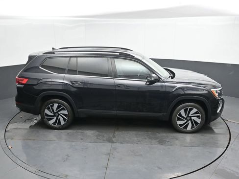 Used 2024 Volkswagen Atlas SE AWD/4WD image 30