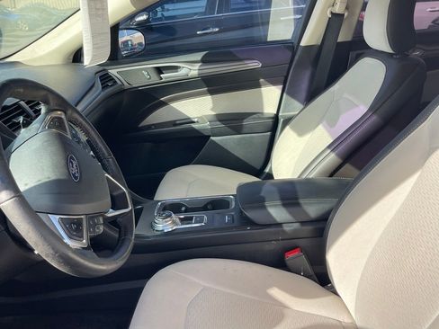 Used 2019 Ford Fusion SE w/ Equipment Group 151A image 10