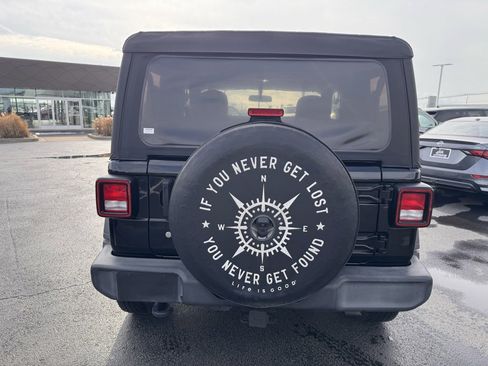 Used 2019 Jeep Wrangler Sport image 4