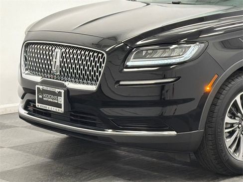 Used 2022 Lincoln Nautilus FWD w/ Premium Package image 2