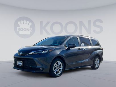 New 2025 Toyota Sienna XLE