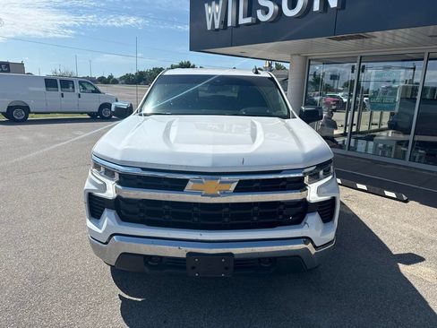 Used 2023 Chevrolet Silverado 1500 LT AWD/4WD image 2