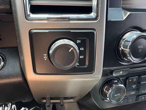 Used 2015 Ford F150 Lariat w/ Equipment Group 501A Mid AWD/4WD image 18
