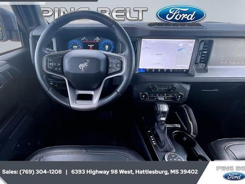 Used 2025 Ford Bronco Badlands image 5