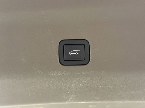 Used 2023 GMC Yukon Denali w/ Advanced Technology Package image 21