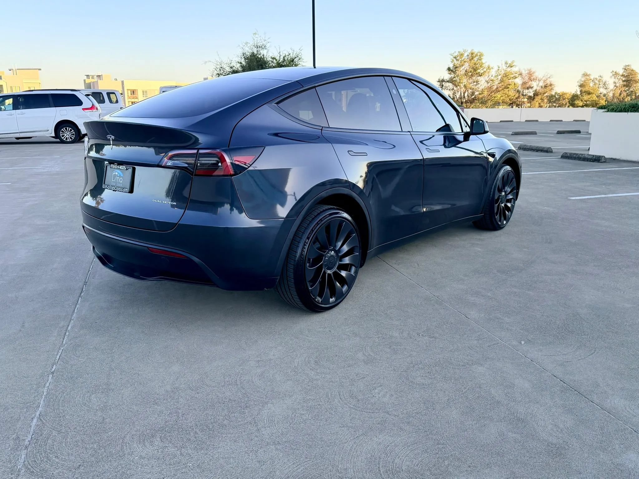 Used 2025 Tesla Model Y Long Range AWD/4WD image 11