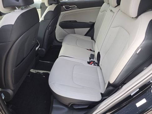 New 2026 Kia Sportage EX image 17
