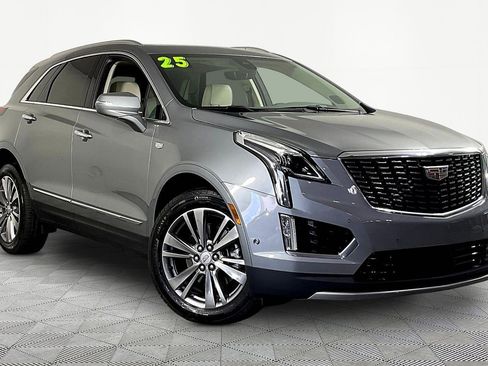 Used 2025 Cadillac XT5 Premium Luxury w/ Technology Package AWD/4WD image 3