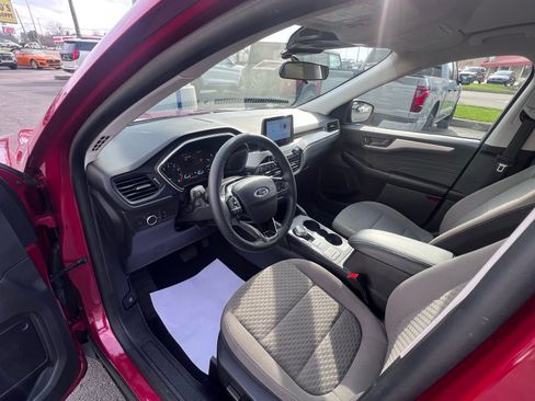 Used 2022 Ford Escape SE w/ SE Sport Appearance Package image 14