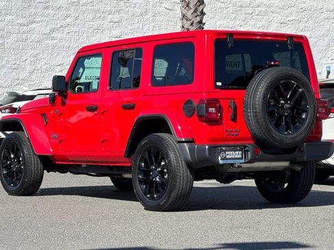 Used 2025 Jeep Wrangler Unlimited Sahara w/ Safety Group AWD/4WD image 6