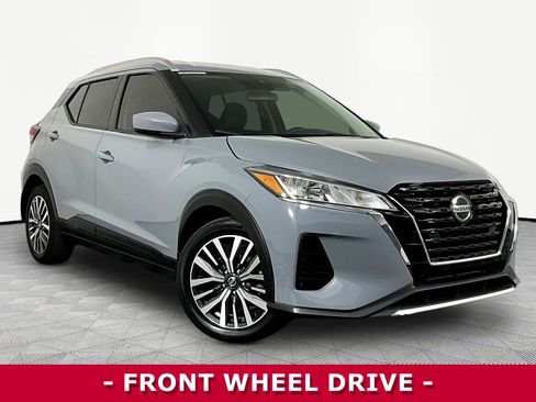 Used 2021 Nissan Kicks SV FWD image 3