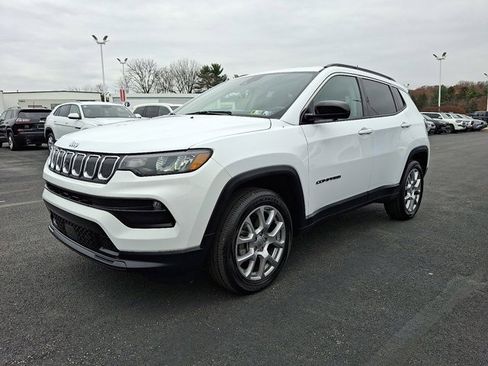 Certified 2022 Jeep Compass Latitude image 3
