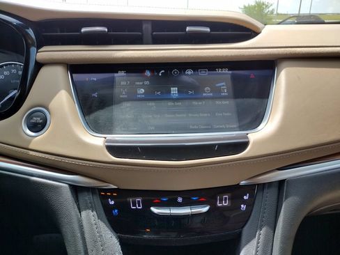 Used 2019 Cadillac XT5 Platinum AWD/4WD image 3