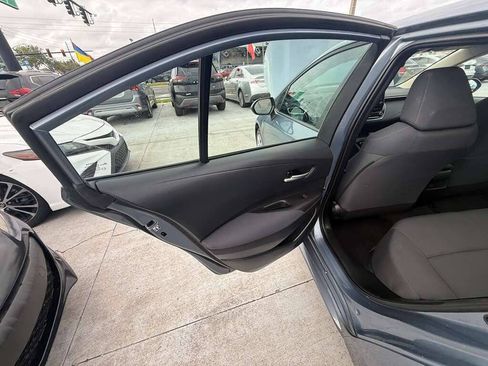 Used 2020 Toyota Corolla LE FWD image 15