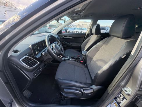 Used 2025 Kia Seltos S image 27