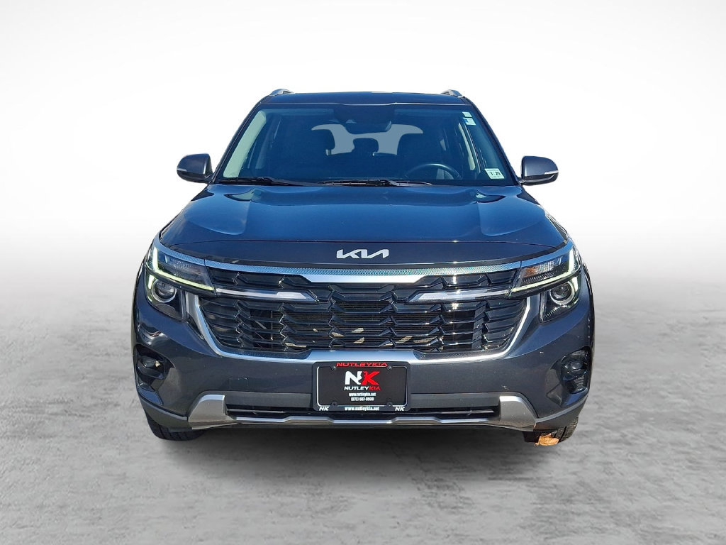 Used 2024 Kia Seltos EX AWD/4WD image 2