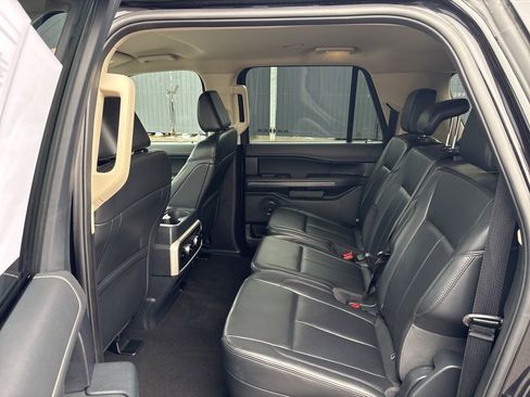 Used 2024 Ford Expedition Max XLT image 12