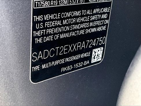 Used 2024 Jaguar F-PACE R-Dynamic S image 34