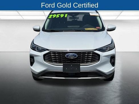 Certified 2025 Ford Escape Platinum AWD/4WD image 2