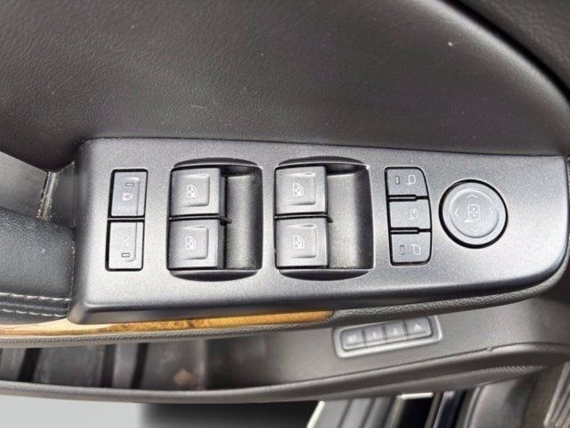Used 2017 GMC Yukon Denali AWD/4WD image 12