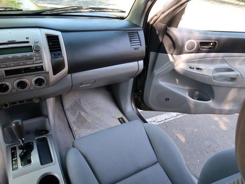 Used 2009 Toyota Tacoma PreRunner image 20