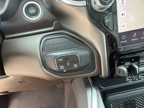 New 2026 RAM 2500 Laramie AWD/4WD image 24