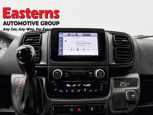 Used 2025 RAM ProMaster 2500 w/ Convenience Group FWD image 12