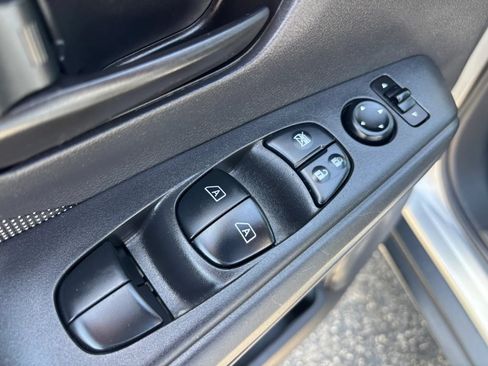 Used 2020 Nissan Kicks S FWD image 42