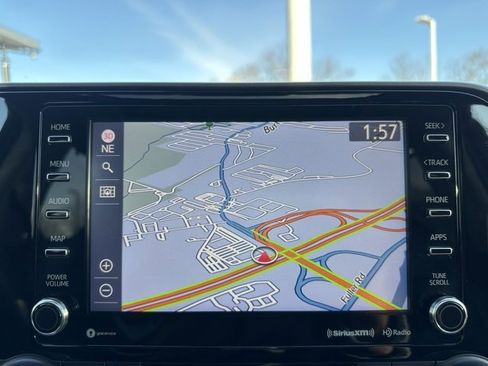 Used 2022 Toyota Highlander XLE image 20