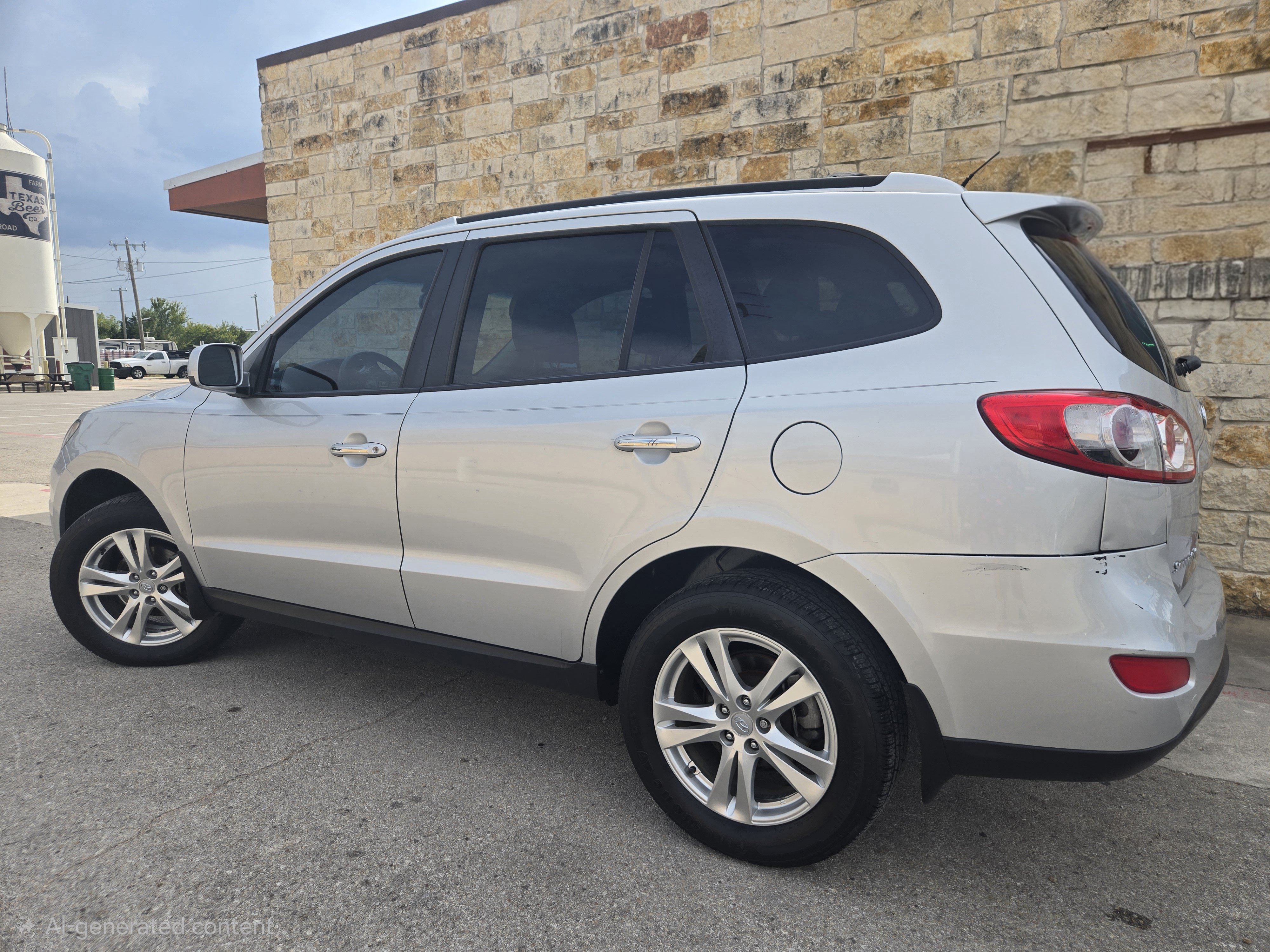Used 2012 Hyundai Santa Fe Limited FWD image 3