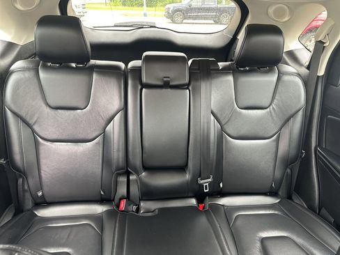 Used 2022 Ford Edge Titanium AWD/4WD image 9