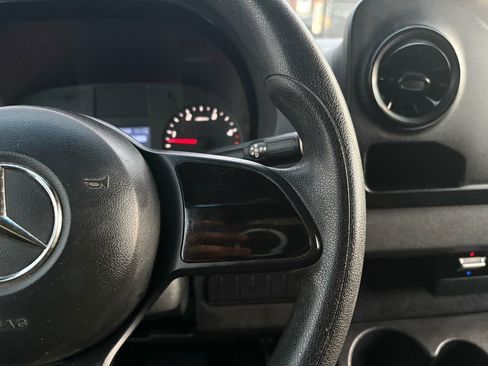 Used 2020 Mercedes-Benz Sprinter 2500 image 24