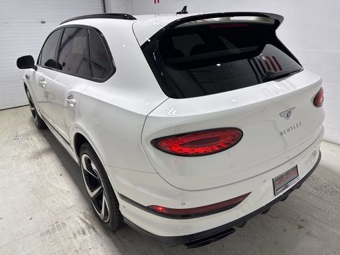 Used 2023 Bentley Bentayga image 10
