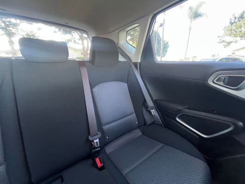 Used 2025 Kia Soul LX w/ LX Technology Package image 33