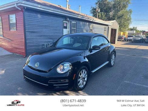 Used 2017 Volkswagen Beetle 1.8T SE image 1