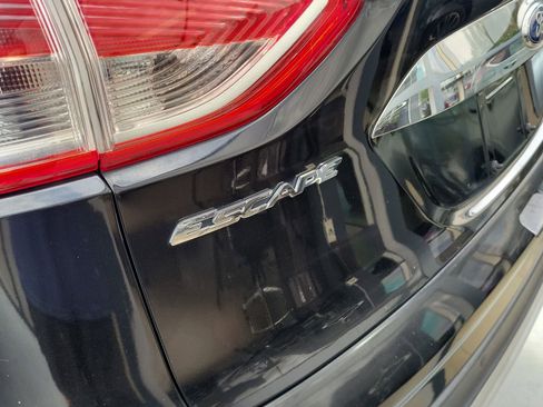 Used 2015 Ford Escape Titanium w/ Equipment Group 301A AWD/4WD image 4