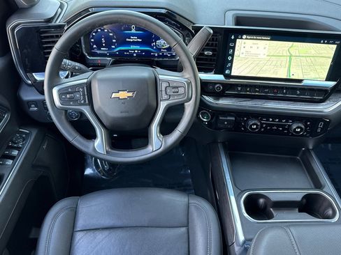 Used 2025 Chevrolet Silverado 2500 LTZ w/ LTZ Premium Package AWD/4WD image 17