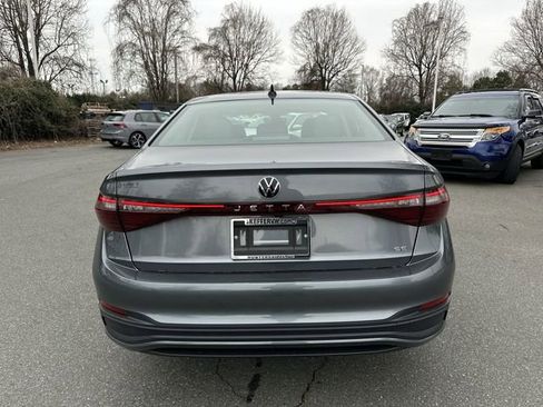 New 2026 Volkswagen Jetta SE image 4