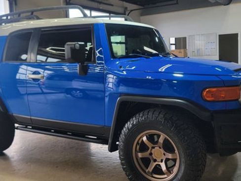Used 2007 Toyota FJ Cruiser 4WD image 2