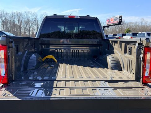 New 2026 Ford F250 XLT w/ FX4 Off-Road Package AWD/4WD image 9