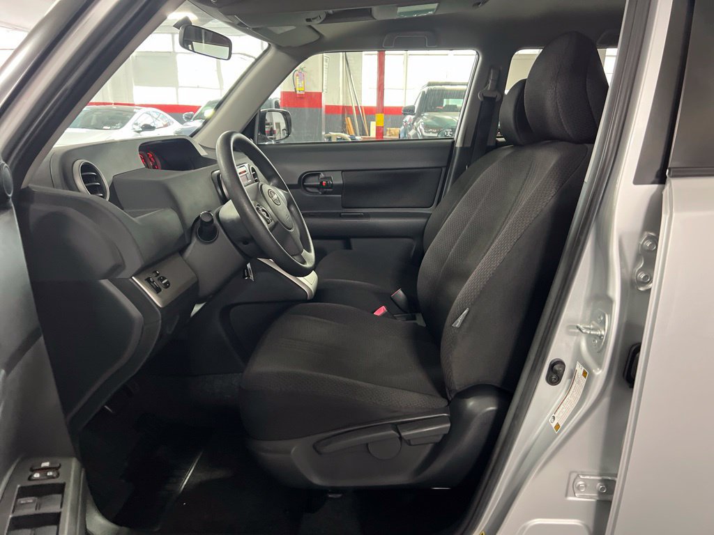 Used 2008 Scion xB FWD image 12