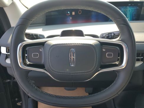 New 2026 Lincoln Navigator L Reserve AWD/4WD image 16