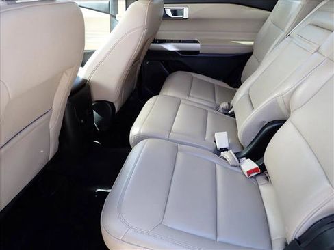 Used 2023 Ford Explorer XLT w/ Equipment Group 202A image 10