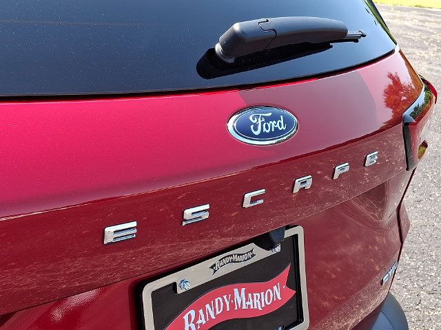 Used 2023 Ford Escape Platinum w/ Premium Technology Package AWD/4WD image 29