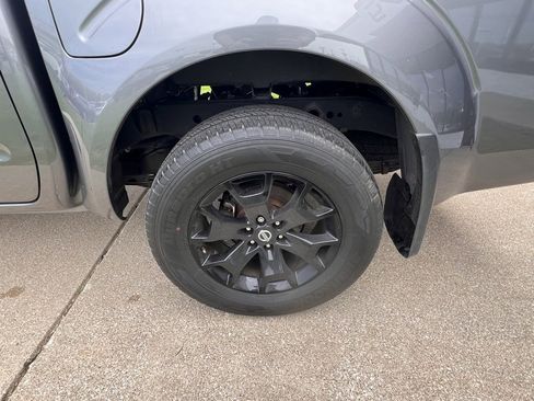 Used 2020 Nissan Frontier SV w/ Midnight Edition Floor Mats image 38