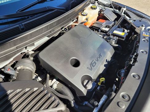 Used 2022 Buick Enclave Essence image 12