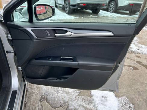 Used 2015 Ford Fusion SE image 16