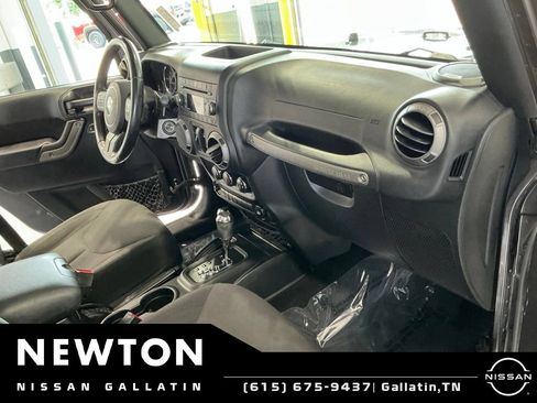Used 2017 Jeep Wrangler Unlimited Sport w/ Quick Order Package 24S AWD/4WD image 23