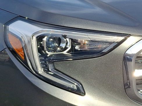 Used 2019 GMC Terrain SLT w/ Preferred Package image 9