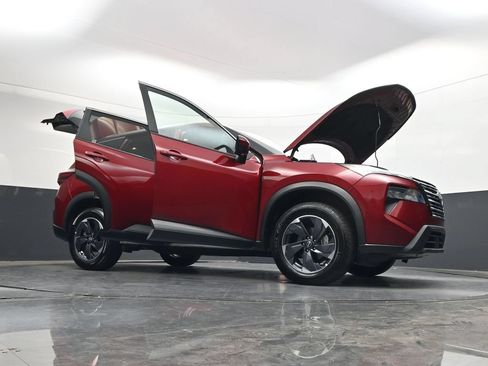 Used 2025 Nissan Rogue SV FWD image 45